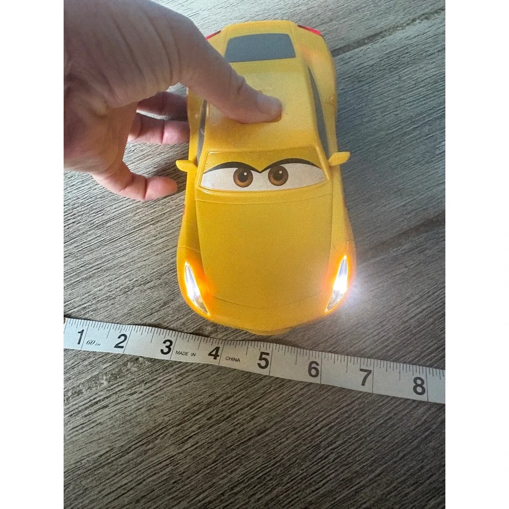 Disney Pixar Cars 3 Cruz Ramirez Talking Light Up Vehicle Mattel DXY23 Yellow 8